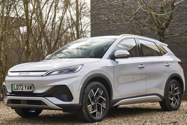 BYD Atto 3 — un crossover electric universal pentru oraș și suburbii: avantaje și dezavantaje