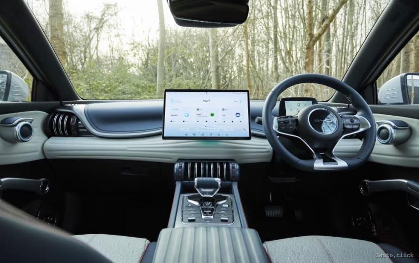 Interior și bord BYD Atto 3